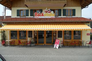Markise an Bäckerei in Königsdorf